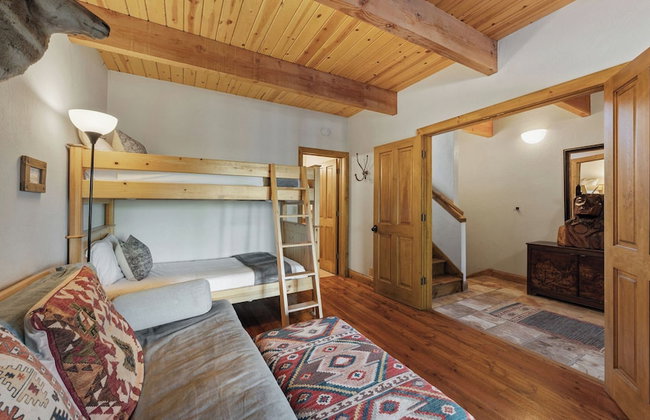 Ellis Peak by Avantstay Beautiful Mckinney Cabin w/ Filtered Lake Views - Foto 37