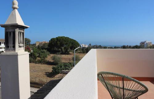 Vivenda Geminada com piscina a 10 minutos a pé da praia, by QoZzy - Foto 30