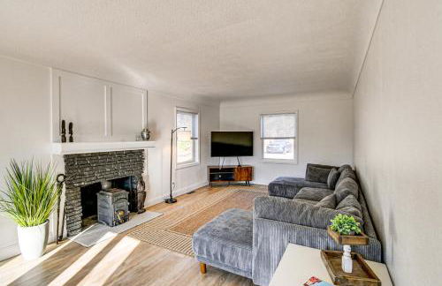 Home with Spacious Yard, 3 Mi to Dtwn Des Moines! - Foto 1