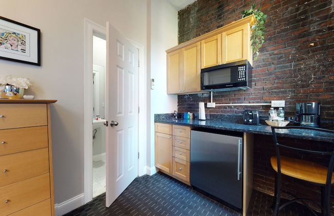 Maverick Suites at 400 Columbus Ave - Foto 78