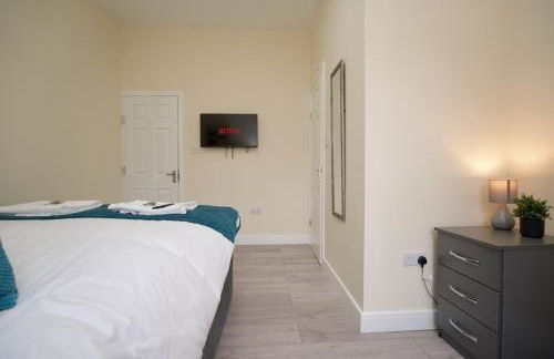 Hastings Manor - Free Netflix, Parking, WiFi & Private Garden - Foto 11