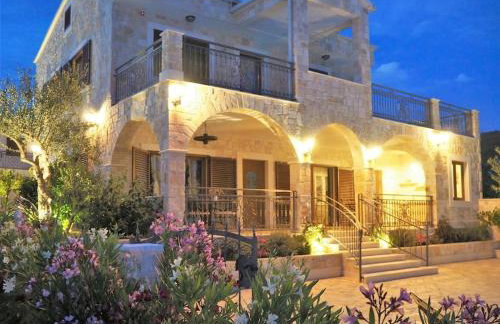 Villa Ludilo mit 4 Apartments in Poljica - Marina bei Trogir Split - Photo 67