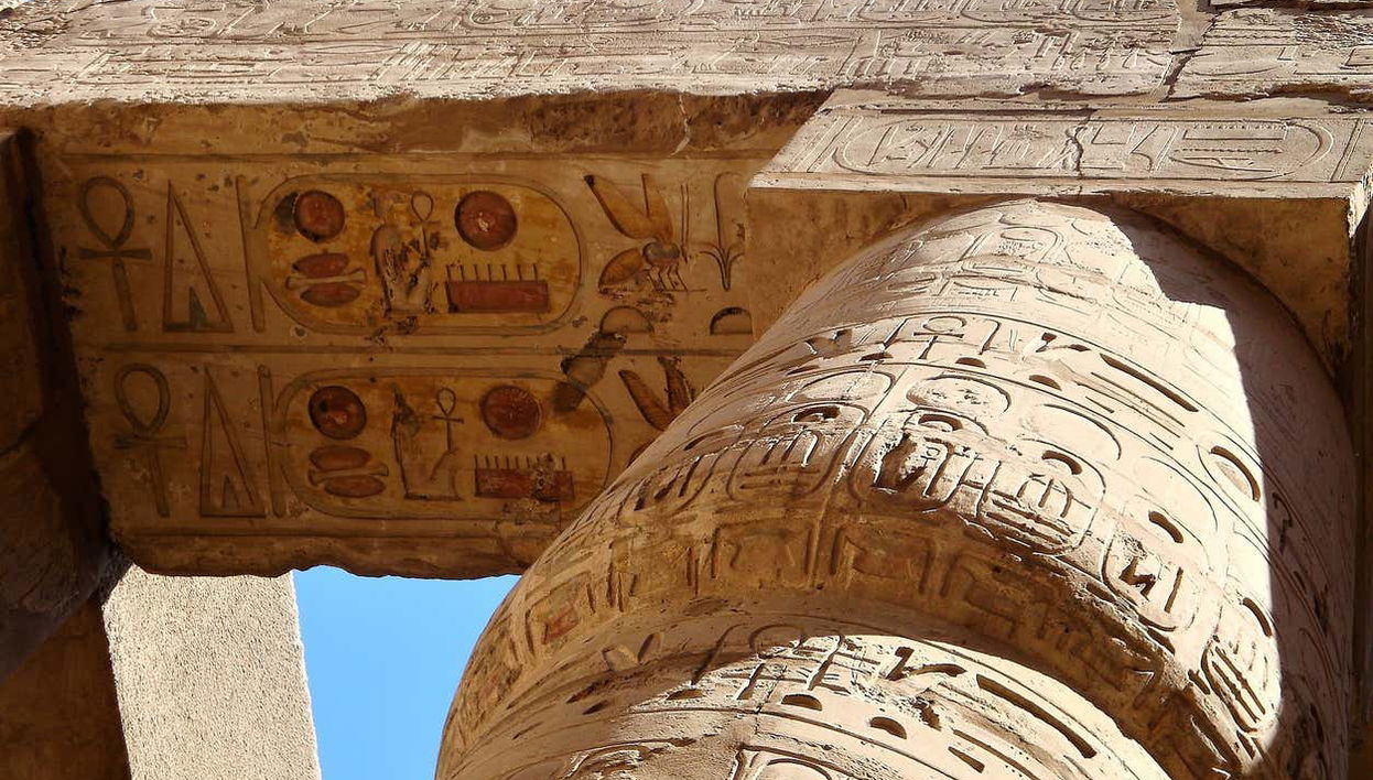 Colomnes du temple de Karnak, à Louxor