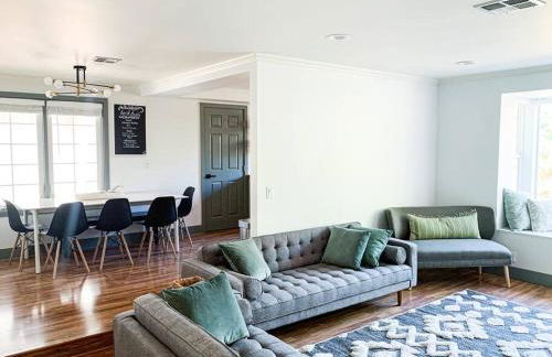 Riverwalk Retreat: Spacious, Hot tub, near Autzen - Foto 1