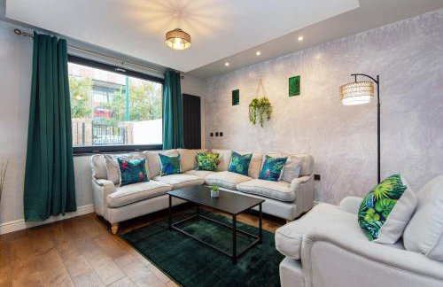 Spacious Cottage 3 Bedrooms with Free Private Parking in a Central Location - Foto 1