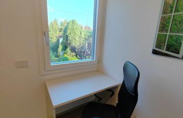 LA TERRAZZA - Very Quiet - Free park - 3 min from Varese center and lake - AIR Conditioning - Cycling friendly - Foto 8