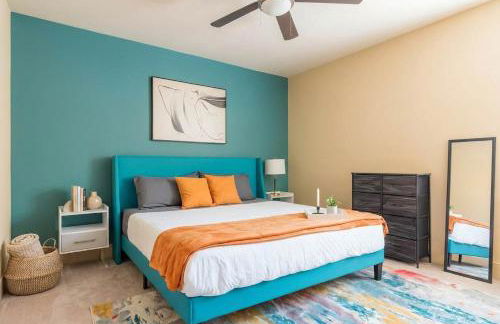 Chic King 1BR Downtown Access Pool Parking Gym - Foto 2