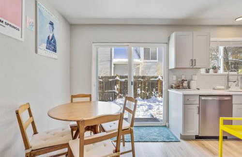 Cozy One-Level Home | Projector+PS5+Pet Friendly! - Foto 10