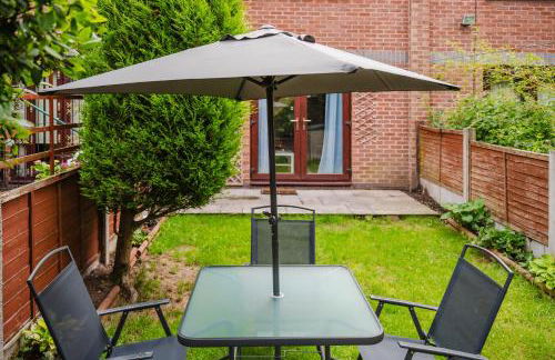 Modern 2 Bedroom House with Parking - Photo 17