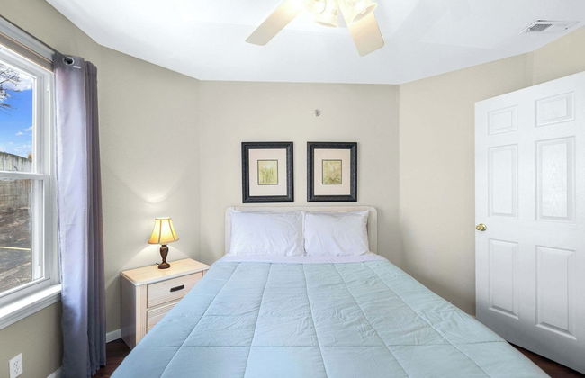 Family Lakefront Oasis Picture Perfect Retreat! - Photo 6