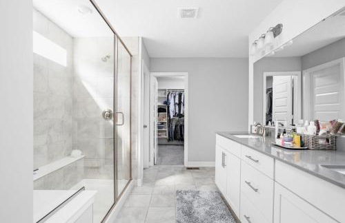 Modern 5 BR -Cul-de-sac -Hot Tub -Ping Pong - Foto 2