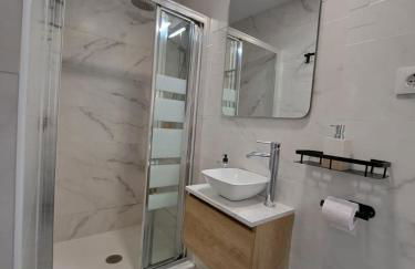 Charming Apartment up to 4 Persons 3 min to Metro - Foto 13