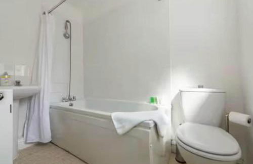 Bright 3-Bedroom in Prime Area - Foto 4