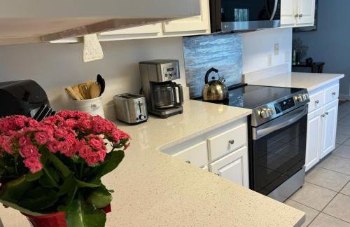 Waterfront Newly Renovated and Decorated 3brs home - Foto 39