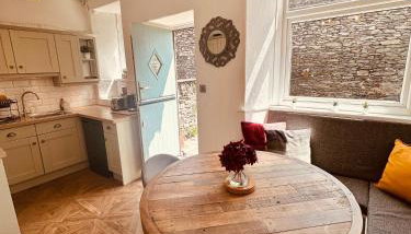 Woodland Cottage - private courtyard - Pet Friendly Retreat in the heart of Windermere - Foto 4