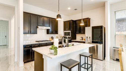 Patio and Pool Access Family Home in Tomball - Foto 2