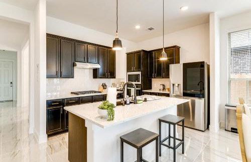 Patio and Pool Access Family Home in Tomball - Foto 2