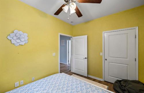 Summer Bliss Walk to Beach Master Suite Bunk Beds Sleeps 9 - Foto 25