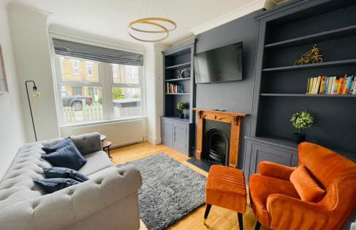 Whole House Sleeps 6 Garden Workspace Waterloo in 20 mins - Foto 5