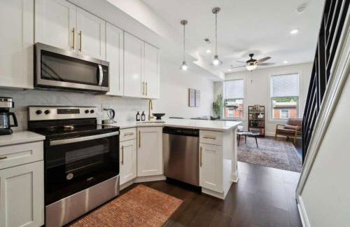 Roof deck w city views - brand new 3bd 3ba - Foto 13