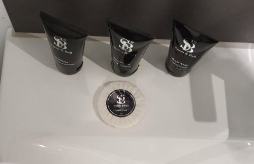 *11BR* Setup for your most amazing relaxed stay + Free Parking + Free Fast WiFi * - Foto 39