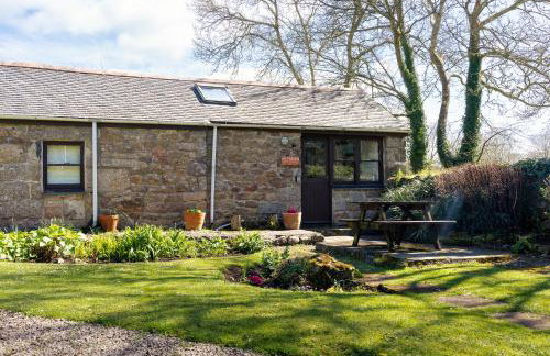 Cosy cottage in the beautiful Lamorna Valley - walk to the pub & sea - Photo 2
