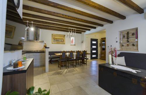 Villa Vision with Heated Pool & Jacuzzi in Sestanovac - Foto 13