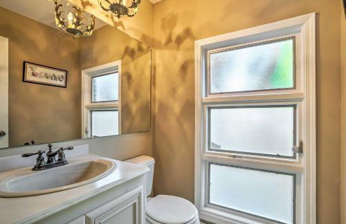 Lake House with Hot Tub - 1 Mi to Surf n Slide - Foto 20