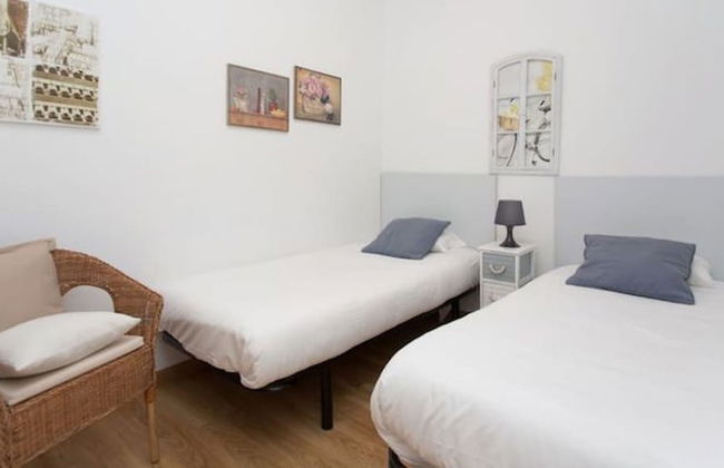 Barcelona Fira Apartments - Photo 32