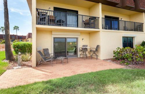 117 Cocoa Beach Club Direct Oceanfront Next to Pier, Dog Friendly! - Foto 16