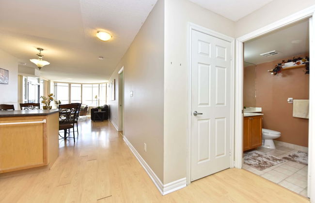 Sarkar Suites - 3888 Duke of York Blvd - Photo 9