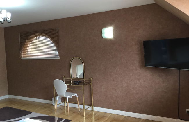 Inverness Apartments - West Heather - Photo 2