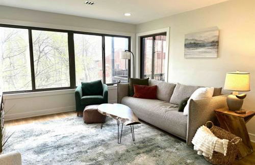 The Canopy 4BR Forest Escape Spa, Sip, and Unwind - Foto 2