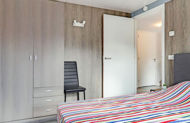 Lakeside Luxury; Sauna & Hot Tub - Photo 8