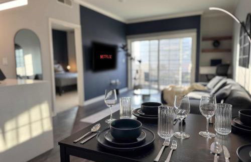 Bright & Spacious in Iconic LA Neighborhood Free parking - 10mins to Cedars - Photo 27