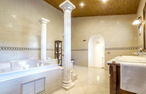 Spacious villa in Can Trabal with private pool and jacuzzi 980 m² - Foto 40