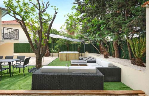 VILLA DES PERGOLAS -6 Bdrs - 5 bathrs -Parking -Jardin -JACUZZI -TRAMstation , 10 min beach - Foto 3