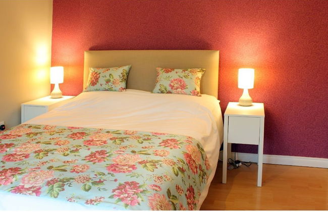 Luxurious KC House - Photo 4