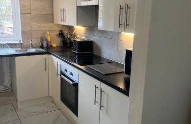 Castell Cottages Central with Parking - Foto 17