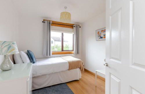 20 mins to Edinburgh 3 bedroom detached family house Wi-Fi Parking - Foto 15