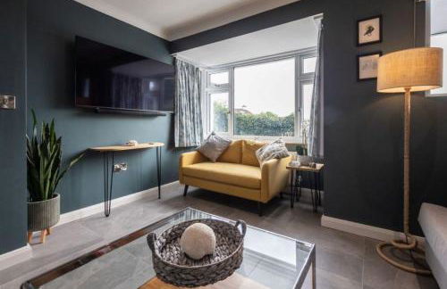 Stylish 2 bed pet-friendly coastal retreat - Foto 6