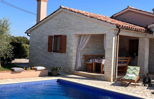 Villa Mirela with a comfortable garden and pool - Foto 3