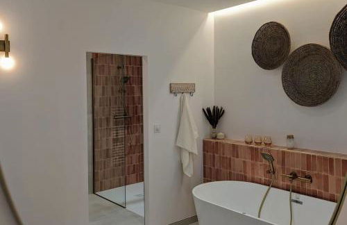 Suite Meraki - Luxe & Voyage - Jacuzzi & Cinéma - Foto 7
