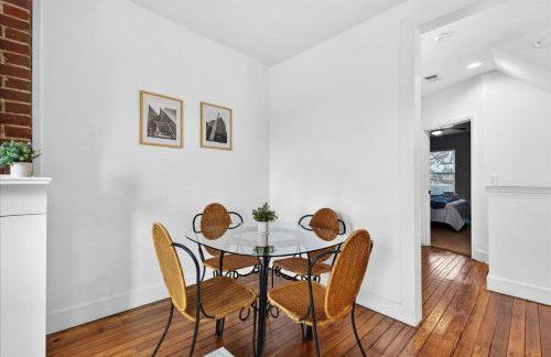 Cozy 2-Floor Home 5BR 3BA 2 Kitchens Backyard - Foto 3