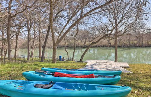 3 Mi to Dtwn! Riverfront Seguin Home w/ Sunroom - Foto 29