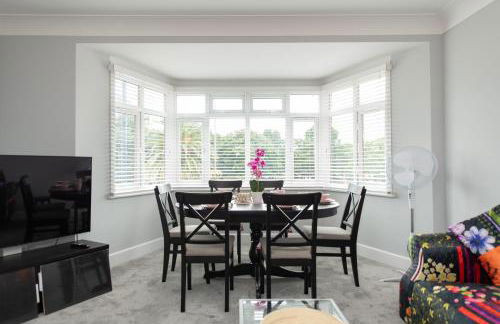 Solent Court - Photo 8