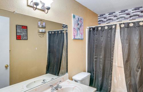 Patio and Mtn Views Family Gem in California City - Foto 14