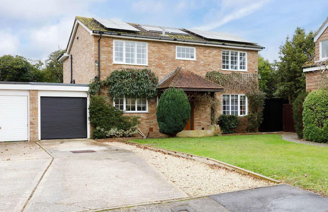 Stylish 4 Bed Home Close to Beach - Foto 5