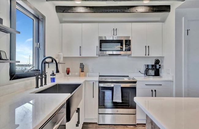 The Aura a Luxury Waterview Condo Heated Pool - Foto 11