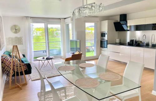 Le Domaine Réservé , parking et écrin de verdure - Foto 37